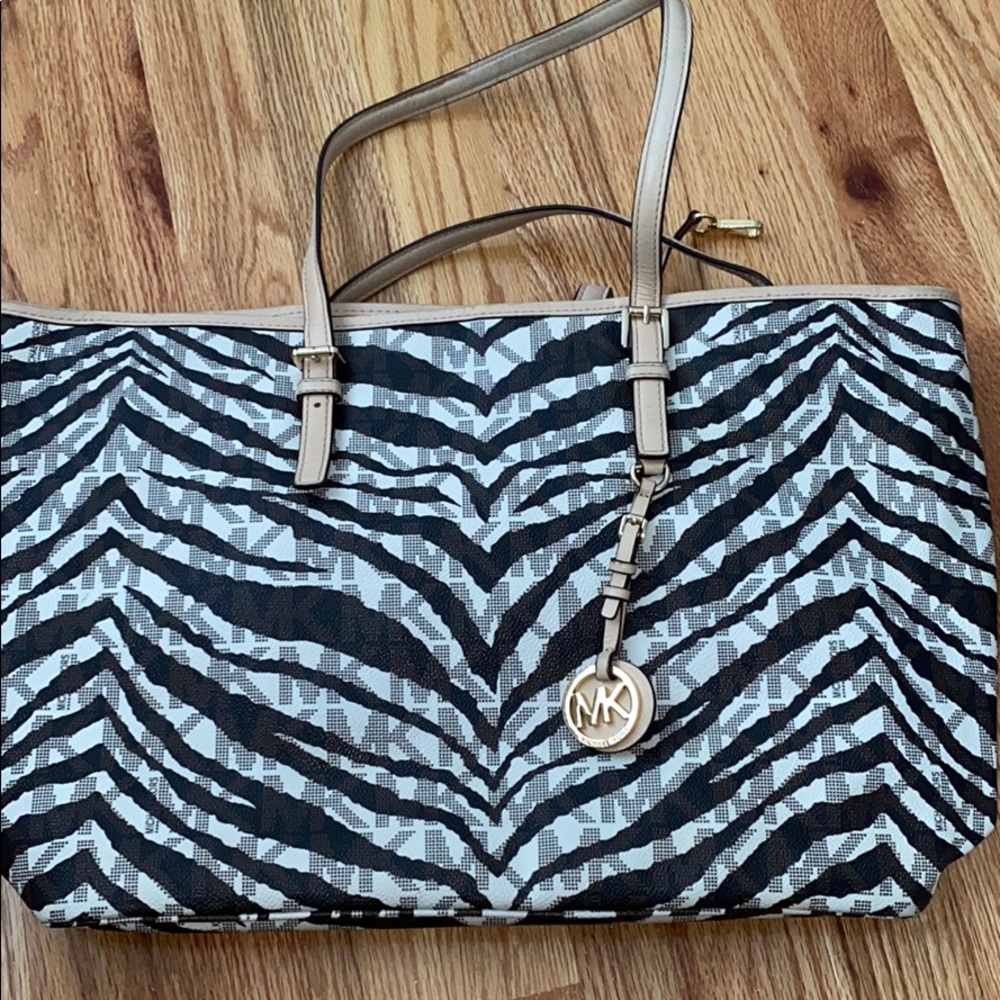 MK purse brown and tan color